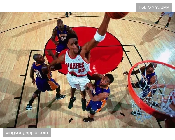 华莱士无球切入效率提升，改变锋线进攻结构